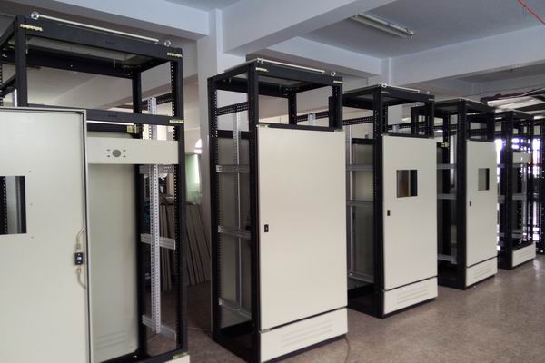 河曲控制柜-3683厂家控制柜检修需要注意的